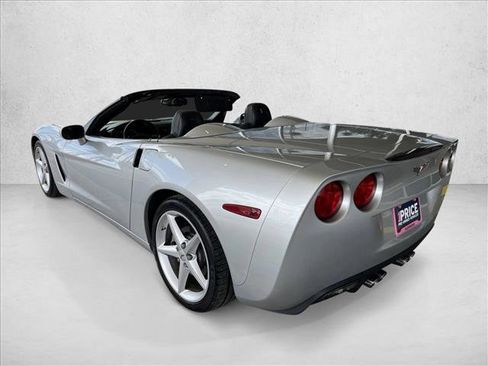 Used 2012 Chevrolet Corvette Convertible RWD image 10