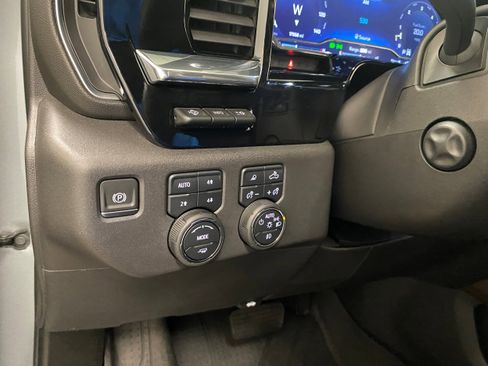 Used 2024 Chevrolet Silverado 1500 High Country w/ Technology Package image 18