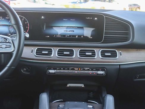 Used 2021 Mercedes-Benz GLE 350 4MATIC image 10