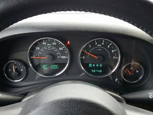 Used 2014 Jeep Wrangler Unlimited Sahara w/ Connectivity Group image 18