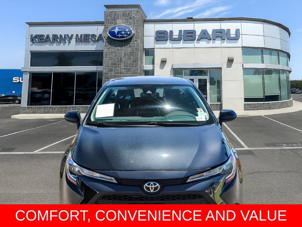 Used 2021 Toyota Corolla LE FWD image 2