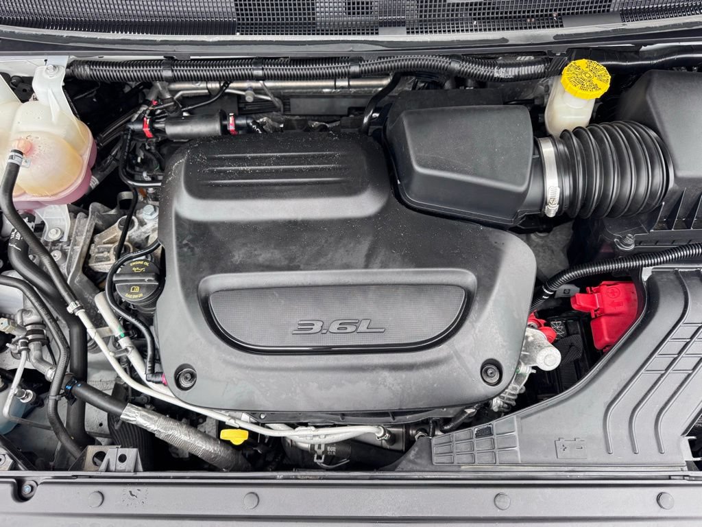Used 2023 Chrysler Voyager LX FWD image 33