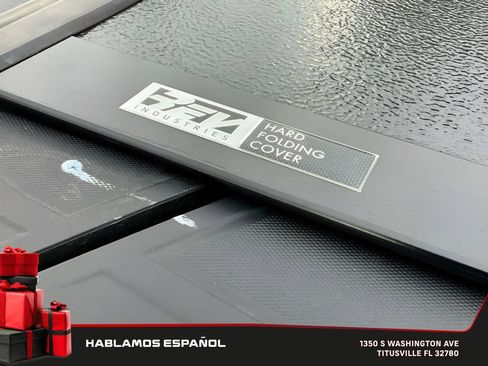 Certified 2022 GMC Sierra 1500 AT4 w/ AT4 Premium Package image 20