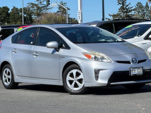 Used 2014 Toyota Prius Three FWD image 2