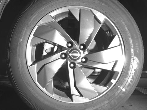 Used 2025 Nissan Rogue SV FWD image 12