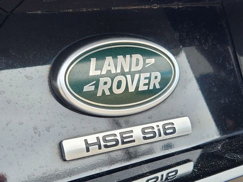 Used 2018 Land Rover Discovery HSE image 11