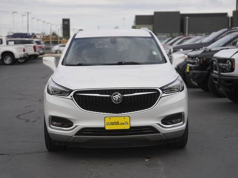 Used 2019 Buick Enclave Essence image 3