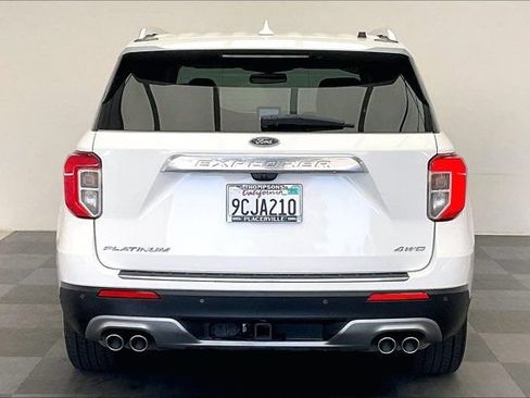 Used 2021 Ford Explorer Platinum w/ Equipment Group 601A AWD/4WD image 3