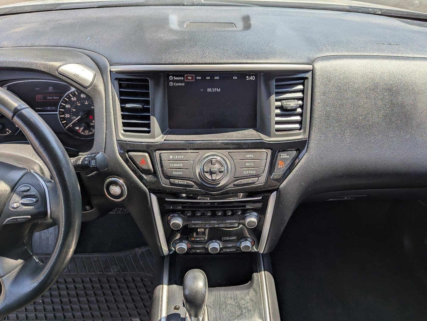 Used 2019 Nissan Pathfinder SV FWD image 17