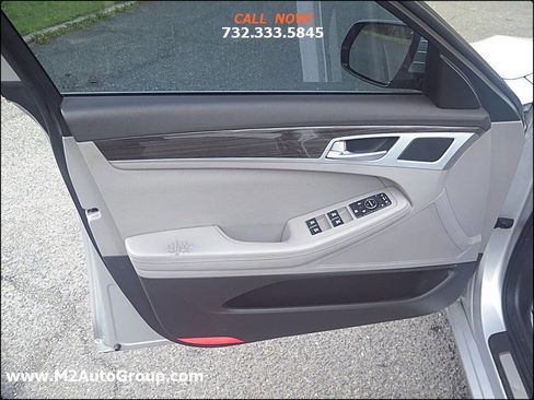 Used 2015 Hyundai Genesis 3.8 image 13