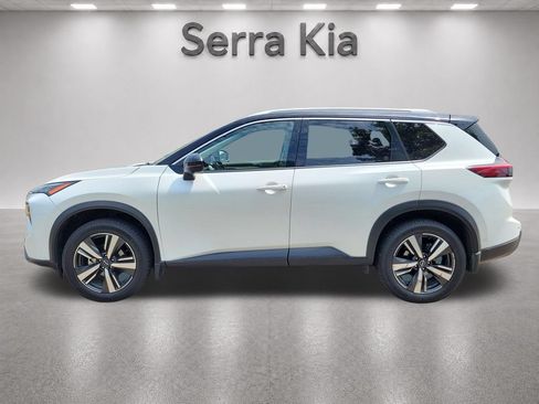 Used 2024 Nissan Rogue SL w/ SL Premium Package FWD image 2