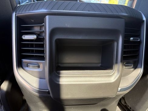 New 2026 RAM 1500 Big Horn AWD/4WD image 9