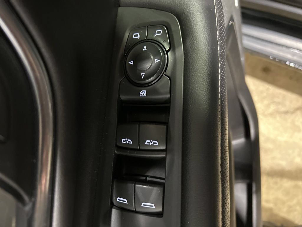 Used 2021 GMC Yukon XL SLT AWD/4WD image 19
