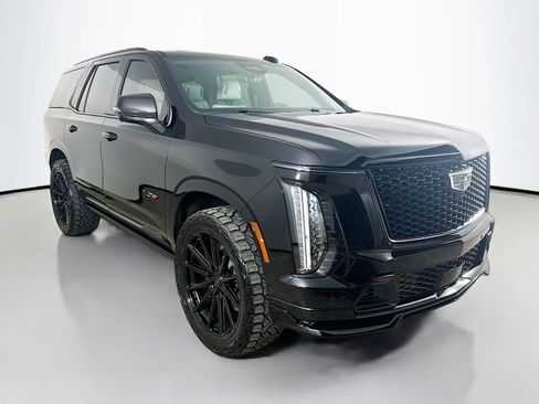 Used 2026 Cadillac Escalade V AWD/4WD image 3