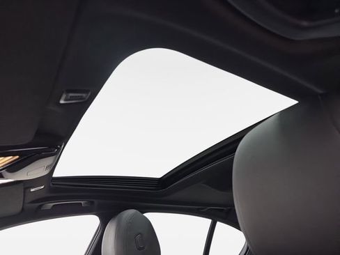 Used 2018 BMW 530i xDrive AWD/4WD image 29