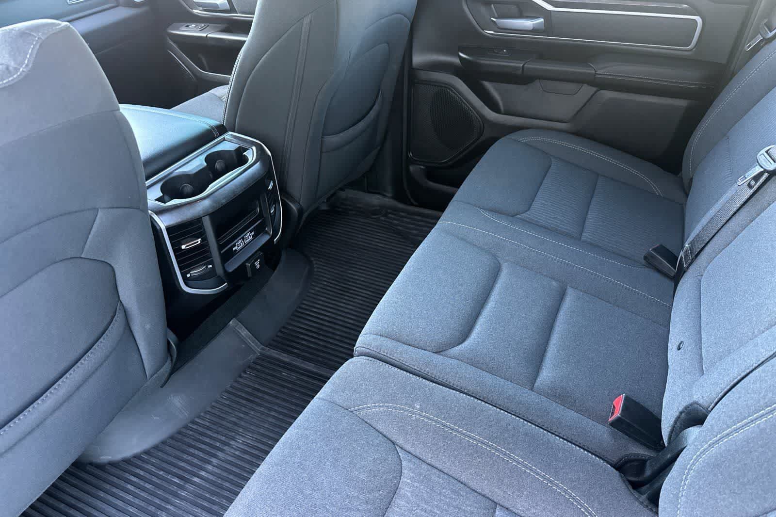 Used 2022 RAM 1500 Big Horn AWD/4WD image 4