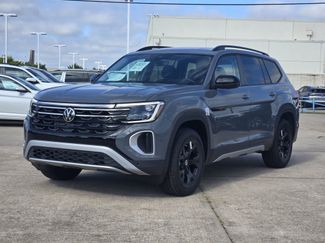 New 2026 Volkswagen Atlas Peak Edition video 2