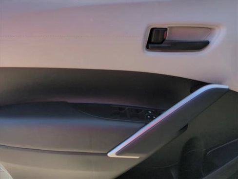 Used 2025 Toyota Corolla Cross L FWD image 11