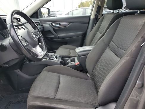 Used 2019 Nissan Rogue SV image 17