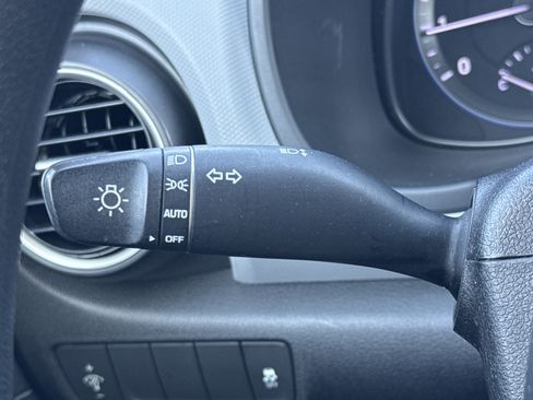 Used 2018 Hyundai Kona SE image 14