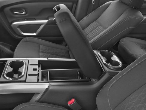 Used 2017 Nissan Titan SV AWD/4WD image 15