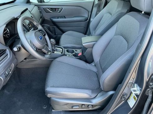 Used 2025 Subaru Forester Premium AWD/4WD image 12