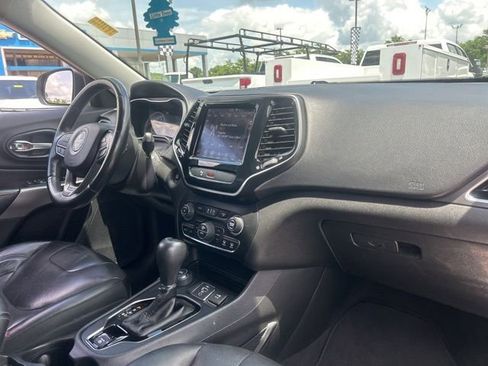 Used 2019 Jeep Cherokee Limited AWD/4WD image 33