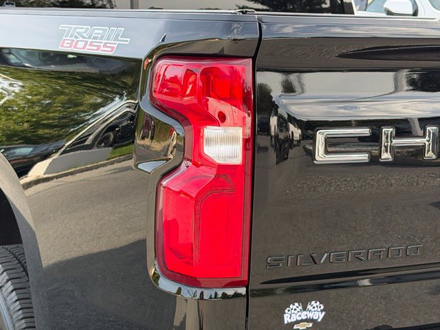 Used 2022 Chevrolet Silverado 1500 LT Trail Boss w/ Safety Package AWD/4WD image 21