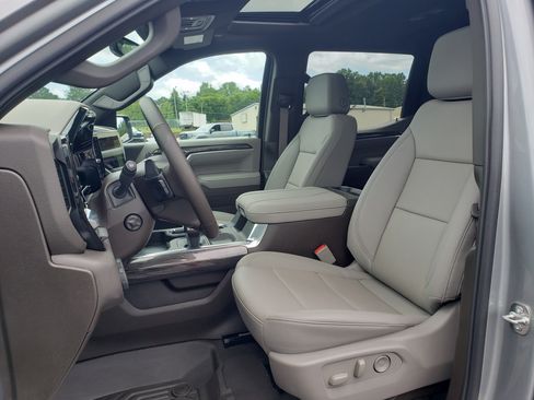 New 2026 Chevrolet Silverado 1500 LTZ w/ LTZ Premium Package AWD/4WD image 30