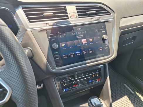 Used 2023 Volkswagen Tiguan SE R-Line FWD image 16