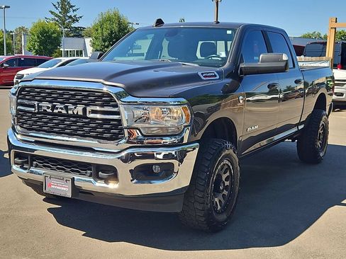 Used 2022 RAM 2500 Big Horn w/ Level C Equiment Group AWD/4WD image 3