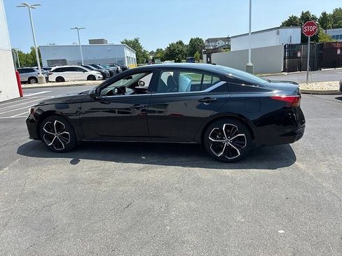 Used 2023 Nissan Altima 2.5 SR w/ SR Premium Package FWD image 14