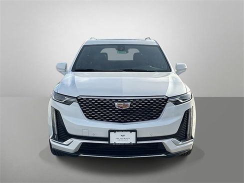 Used 2025 Cadillac XT6 Luxury image 24