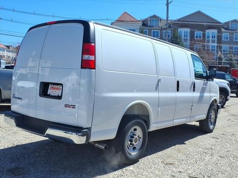 New 2026 GMC Savana 2500 w/ Driver Convenience Package image 7