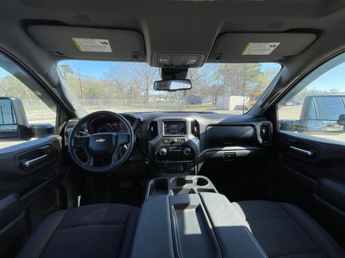 Used 2024 Chevrolet Silverado 2500 Custom w/ Custom Value Package image 14