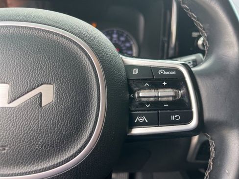Used 2022 Kia Sorento S image 15