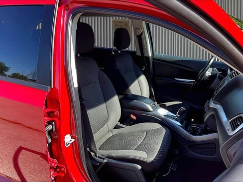 Used 2020 Dodge Journey SE w/ SE Popular Equipment Group FWD image 10