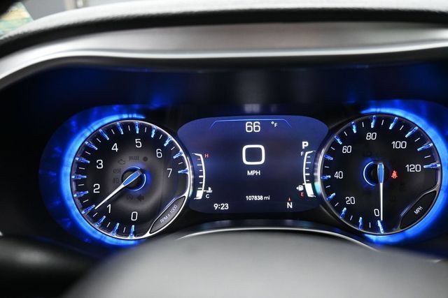 Used 2019 Chrysler Pacifica Limited w/ S Appearance Package FWD image 3