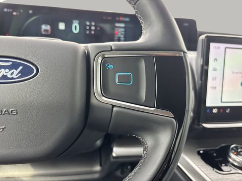 New 2025 Ford Expedition Platinum image 32