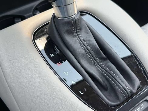Certified 2024 Honda HR-V LX image 27