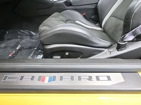 Used 2017 Chevrolet Camaro SS RWD image 22