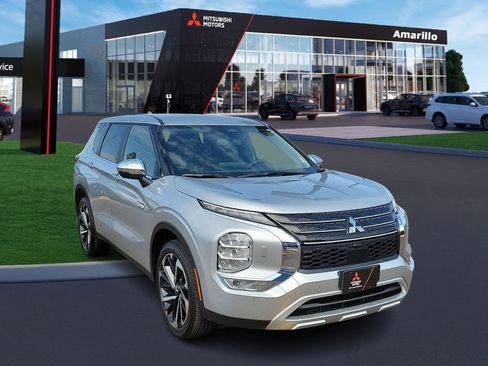 New 2025 Mitsubishi Outlander SE image 4