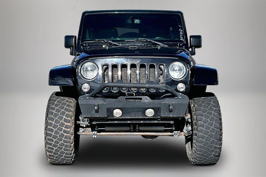 Used 2016 Jeep Wrangler Unlimited Sahara AWD/4WD image 2