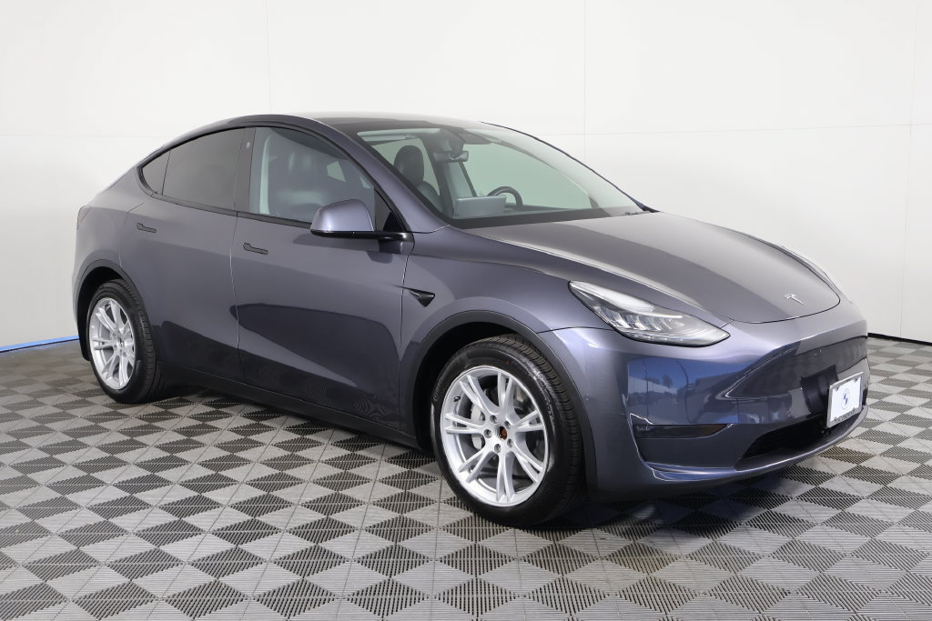 Used 2022 Tesla Model Y Long Range AWD/4WD image 3