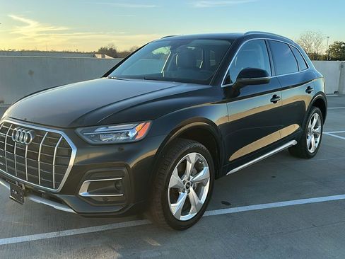 Used 2021 Audi Q5 2.0T Premium Plus w/ Premium Plus Package image 9