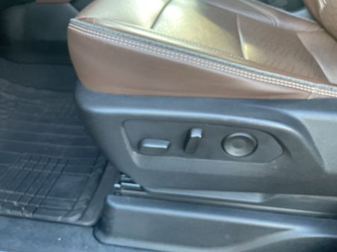 Used 2021 Chevrolet Tahoe High Country w/ Premium Package image 19