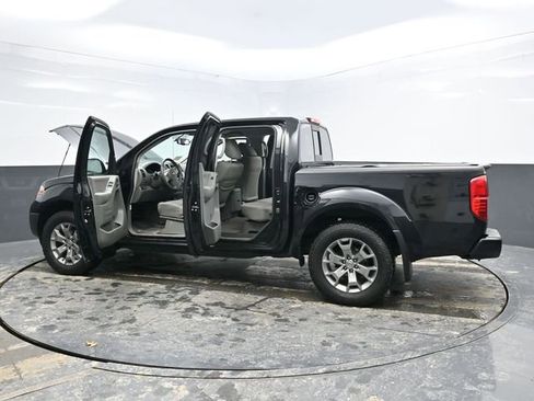 Used 2020 Nissan Frontier SV image 34