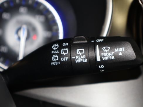 Used 2024 Chrysler Pacifica Touring-L image 24