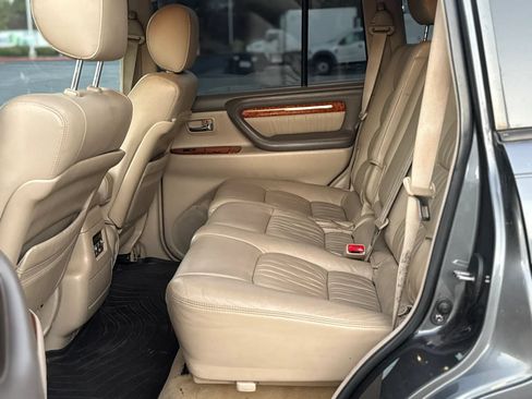 Used 2004 Lexus LX 470 4WD w/ Preferred Accessory Pkg image 30