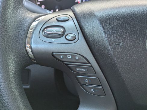Used 2019 Nissan Murano S FWD image 16